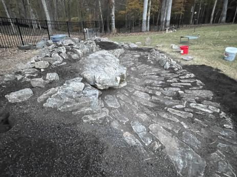 View showing the flat klint area radiating out from the central boulder 