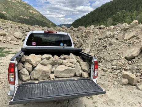 Collecting free Mesaverde sandstone